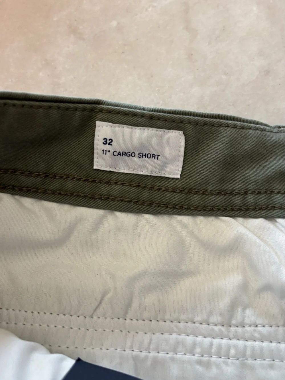 GAP 11” Cargo Shorts Mens
